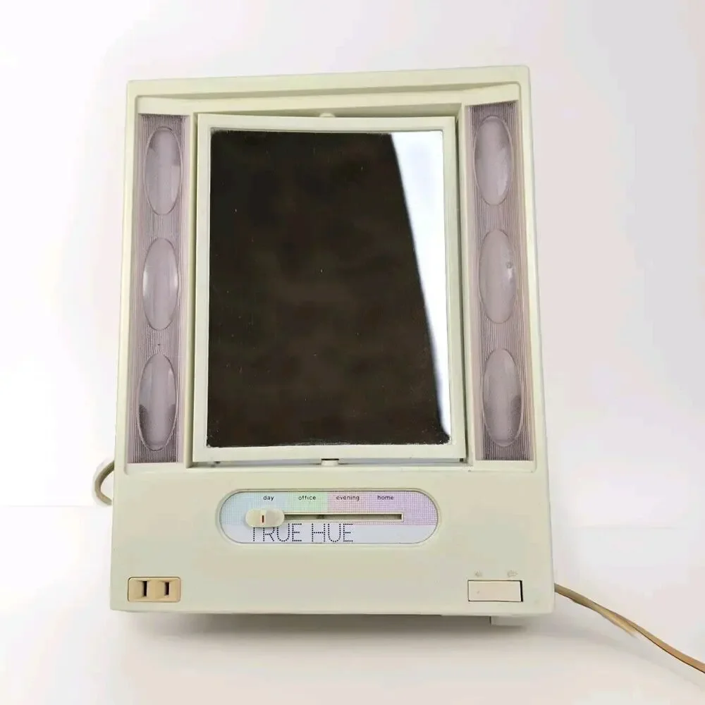 TRUE HUE LIGHTED MAKE-UP MIRROR DUAL SIDED MAGNIFYING. 4 SETTINGS‎ /OUTLET
